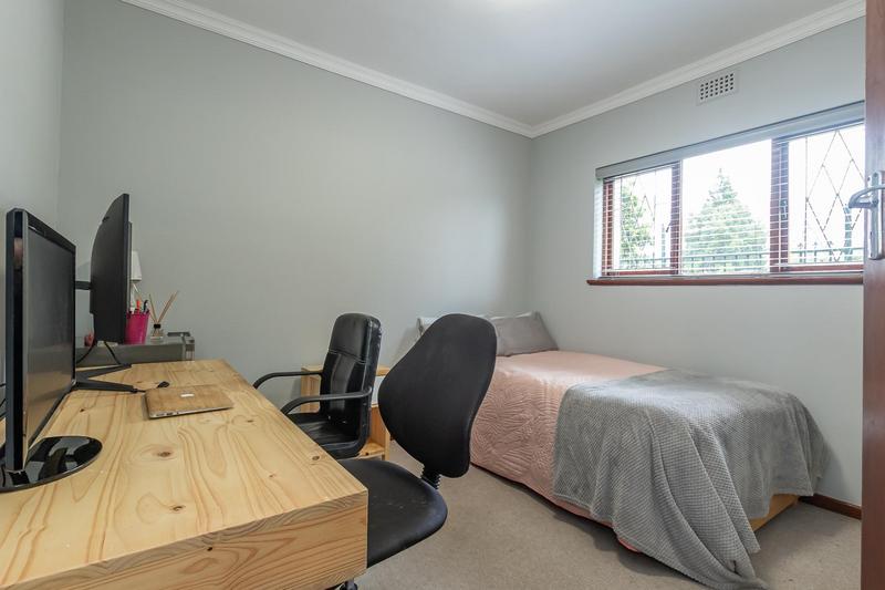 2 Bedroom Property for Sale in Pinelands Western Cape